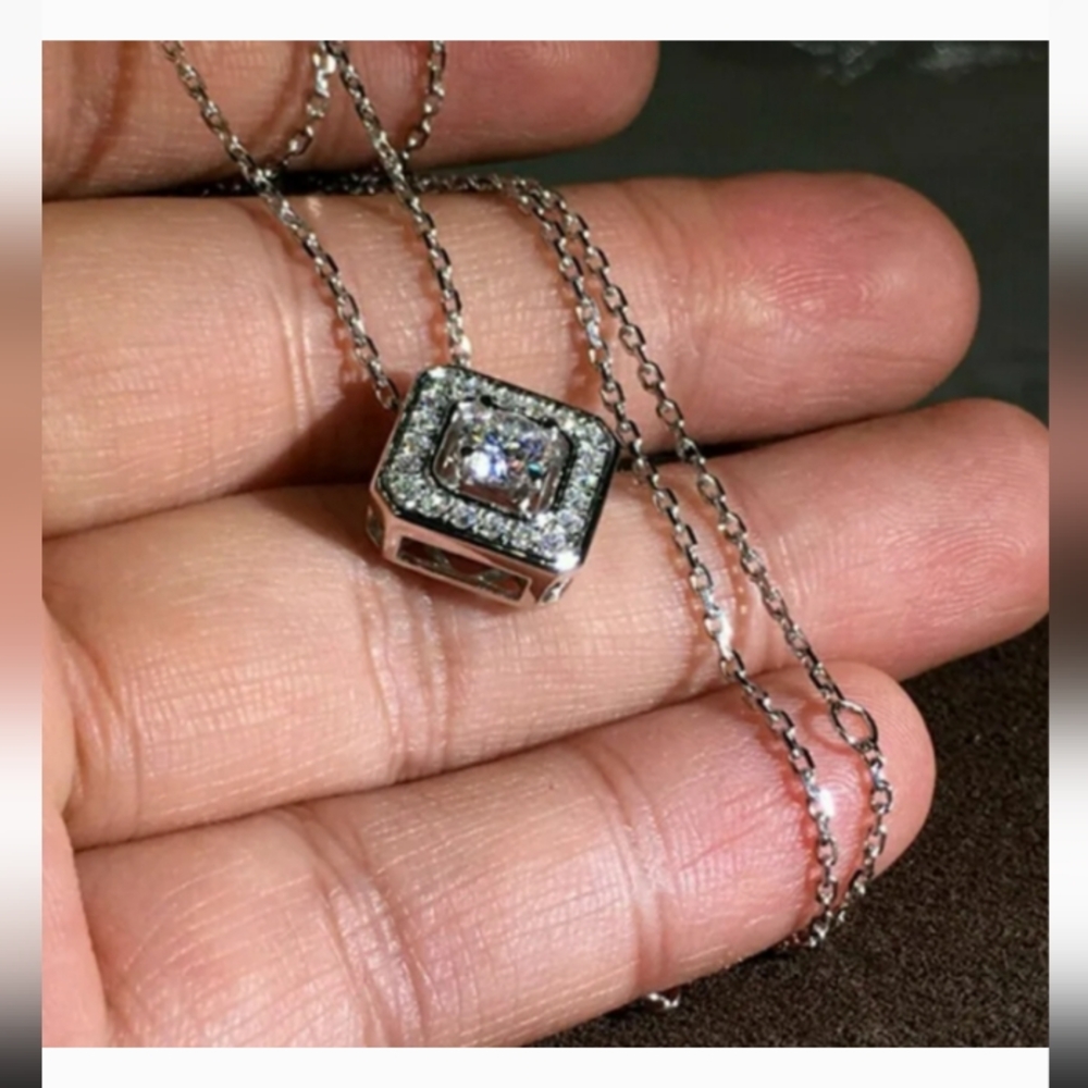 925 White Gold Cubic Zirconia Pendant Necklace